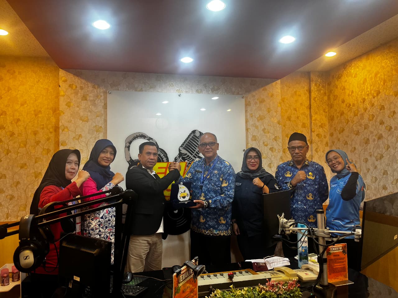 KUNJUNGAN DARI LPPL MULTATULI FM PEMERINTAH KABUPATEN LEBAK