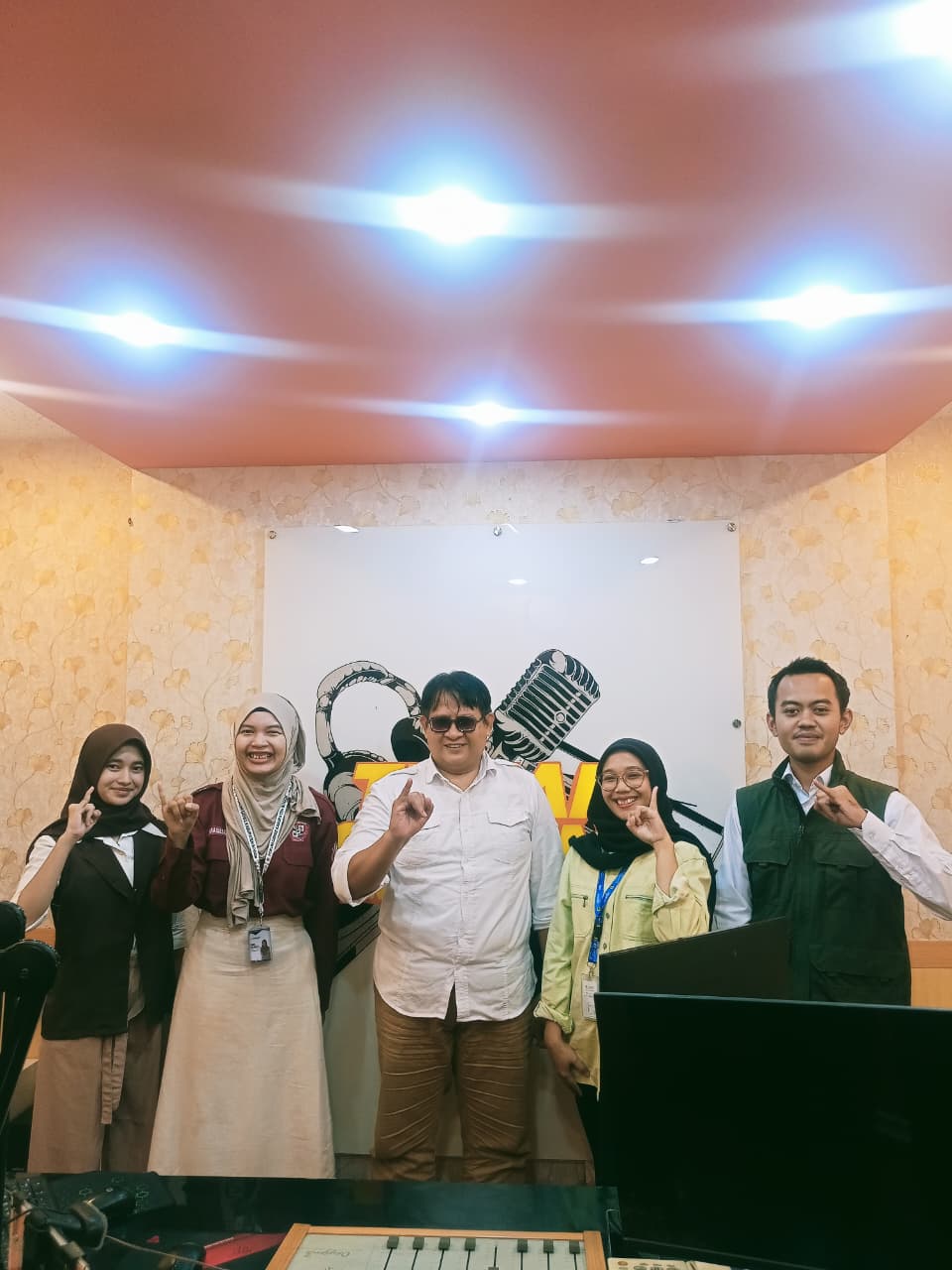 BENGKEL HATI REMAJA - MEDSOS : KAWAN ATAU LAWAN ?